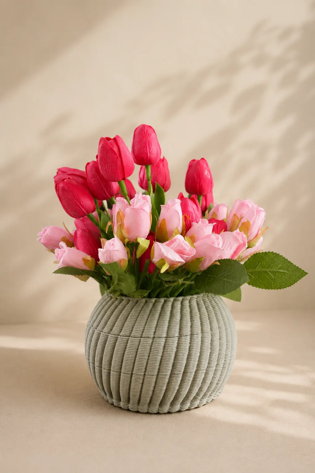 Ribbed Pebble Vase - pista green